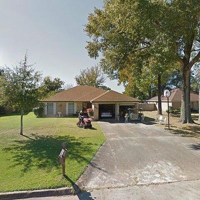 6255 Chisholm Trl, Beaumont, TX 77708