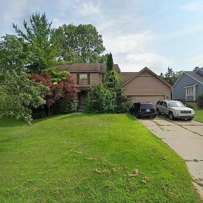 6327 Golf View Dr, Clarkston, MI 48346