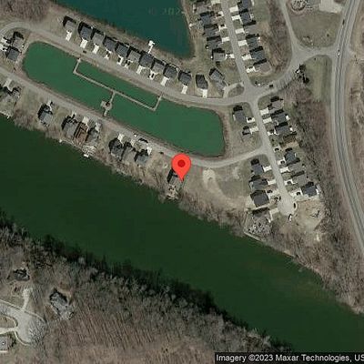 646 Swan River Dr, Benton Harbor, MI 49022