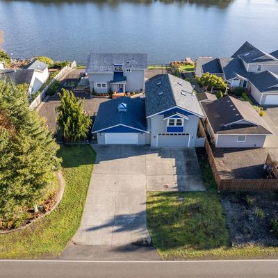 556 Mount Olympus Ave Se, Ocean Shores, WA 98569