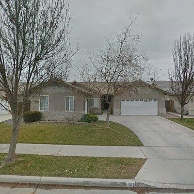 562 Puffin Ln, Lemoore, CA 93245