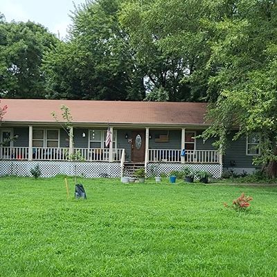 565 South Rd, Cottontown, TN 37048