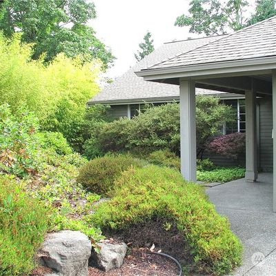 742 Cherry Ave Ne, Bainbridge Island, WA 98110