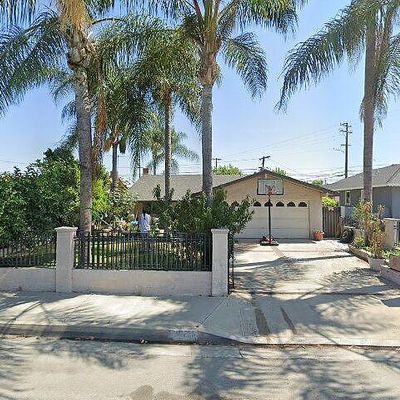 7423 Walnut Ave, Paramount, CA 90723