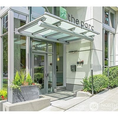 76 Cedar St #1011, Seattle, WA 98121