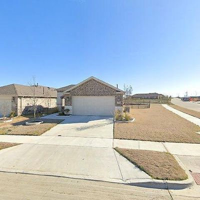 7601 Parade Dr, Aubrey, TX 76227