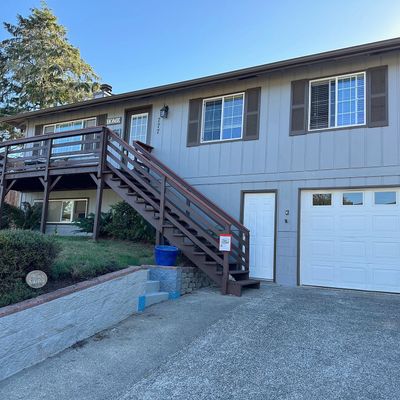 777 Evergreen Loop, Reedsport, OR 97467