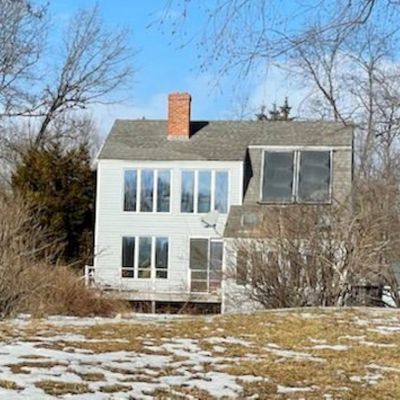 8 Wryan Rd, Derry, NH 03038