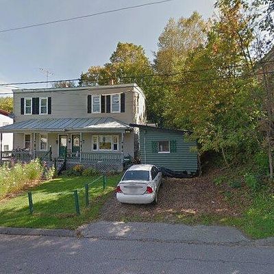 67 Maple St, Madison, ME 04950