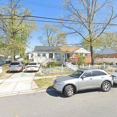 6904 Farragut St, Hyattsville, MD 20784