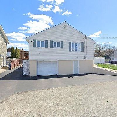 7 Greentree Ln, Revere, MA 02151