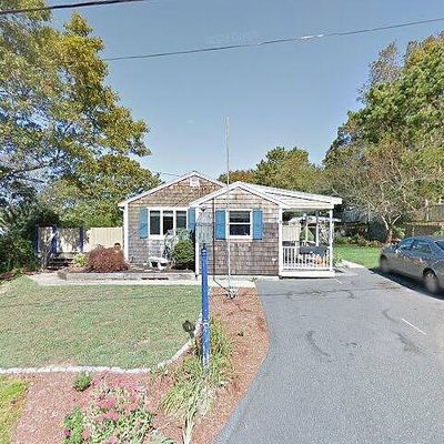 7 Metacom Rd, Mashpee, MA 02649