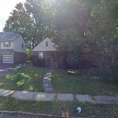 702 Suffern Rd, Teaneck, NJ 07666