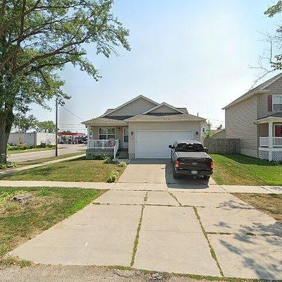 703 G Ave Nw, Cedar Rapids, IA 52405