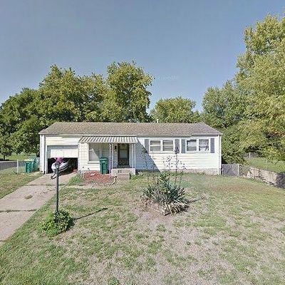 711 Kelvin Dr, Saint Louis, MO 63137