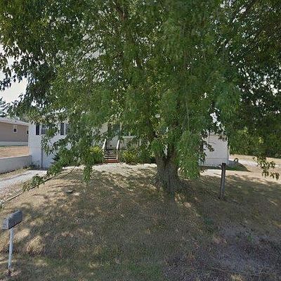 712 E 1 St St, New London, MO 63459