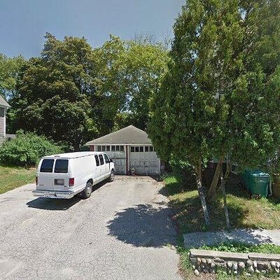 90 Forest St, Attleboro, MA 02703