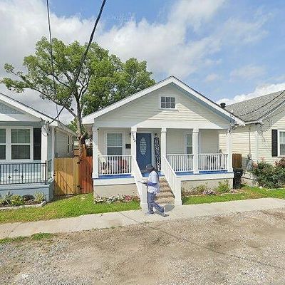 9028 Marks St, New Orleans, LA 70118