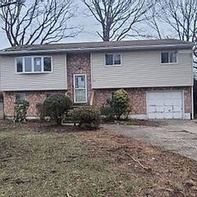 927 Sterling Place, West Babylon, NY 11704