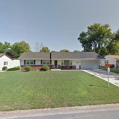 953 E Madison St, Morton, IL 61550