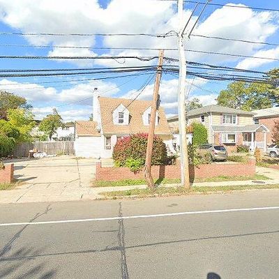 815 Front St, Hempstead, NY 11550