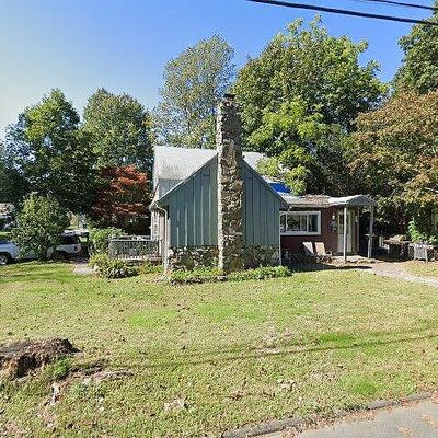 82 Annawon Ave, West Haven, CT 06516