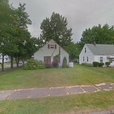 826 Chinook Ave, Akron, OH 44305