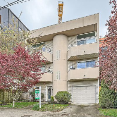 8512 16 Th Ave Nw #202, Seattle, WA 98117