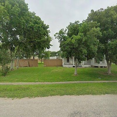 895 Wightman St, Matagorda, TX 77457