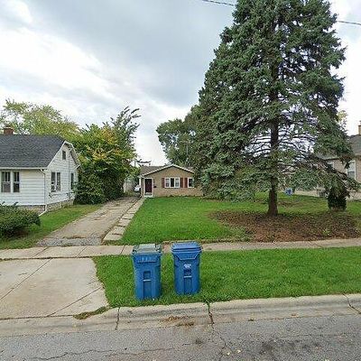 1015 Charles St, Aurora, IL 60506