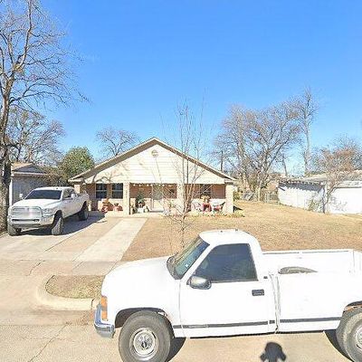 1016 Sharondale St, Fort Worth, TX 76115