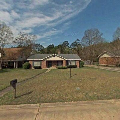 111 Camellia Ln, Pineville, LA 71360