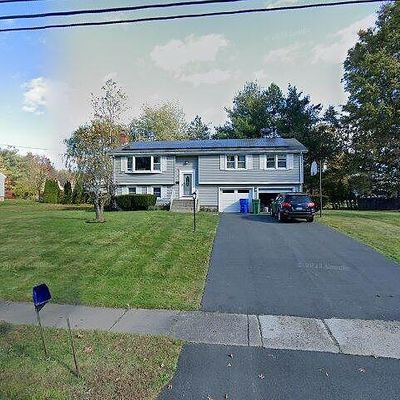 10 Skinner Dr, Bloomfield, CT 06002