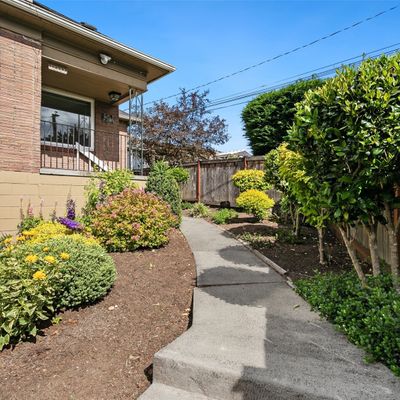 12337 Sand Point Way Ne, Seattle, WA 98125