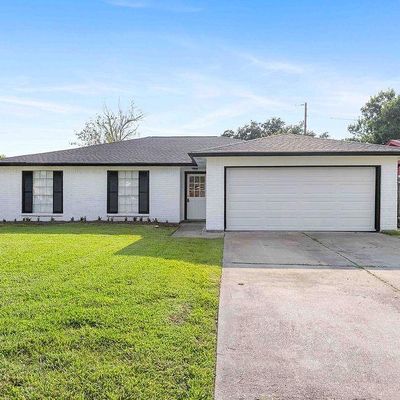 2106 Mocking Bird Ln, La Porte, TX 77571