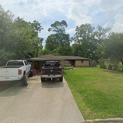 240 Canterbury Dr, Beaumont, TX 77707