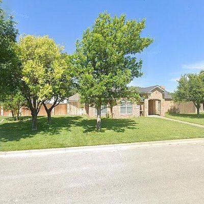 2406 Utica Ln, Perryton, TX 79070