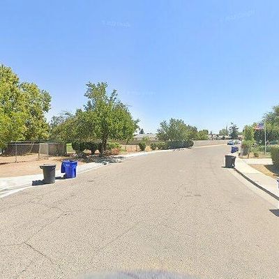 244 N Lillie Ave, Dinuba, CA 93618