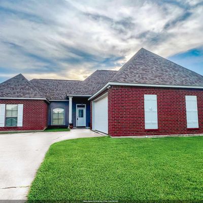 227 S Calvin Ave, Gonzales, LA 70737