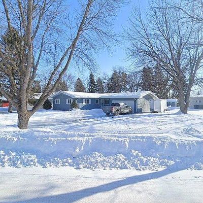 2302 19 1/2 St S, Moorhead, MN 56560