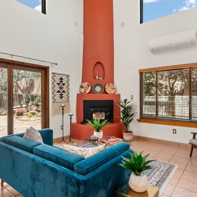 3214 Nizhoni Dr, Santa Fe, NM 87507