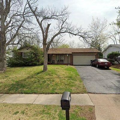 2736 Aberdeen Dr, Florissant, MO 63033