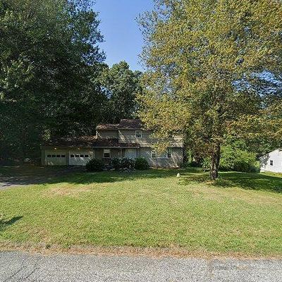 30 Arnold Dr, Tolland, CT 06084