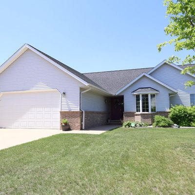 4 Riverside Rd, Morris, MN 56267