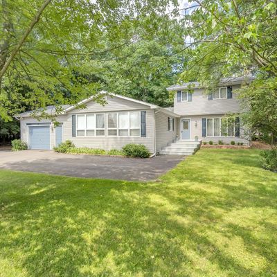 362 Scotch Pine Dr, Pocono Summit, PA 18346