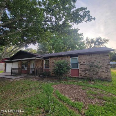 4905 Fairwood Dr, Gautier, MS 39553