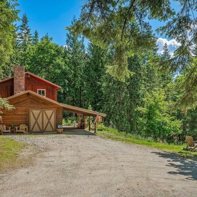 51 Larkin Ln, Sandpoint, ID 83864