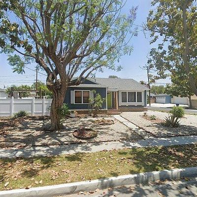 5104 Verdura Ave, Lakewood, CA 90712