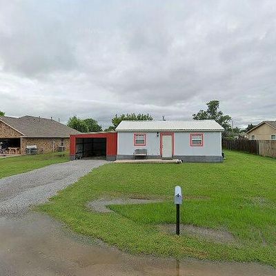 617 3 Rd St, Elgin, OK 73538