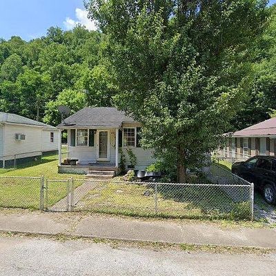 661 Mckinley St, Wharton, WV 25208